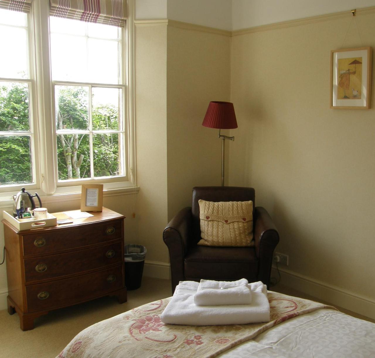 The Old Vicarage B & B 반스테이플 외부 사진